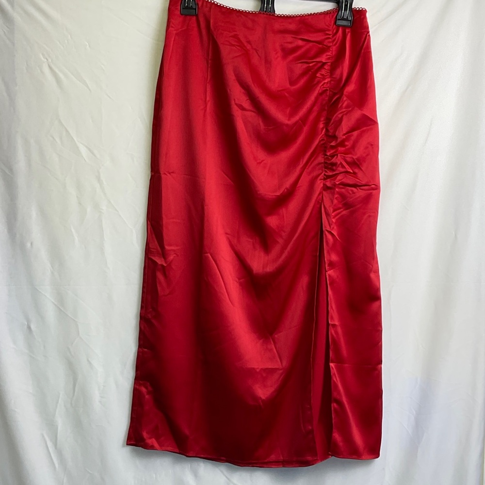 VENUS Scarlet Pencil Skirt